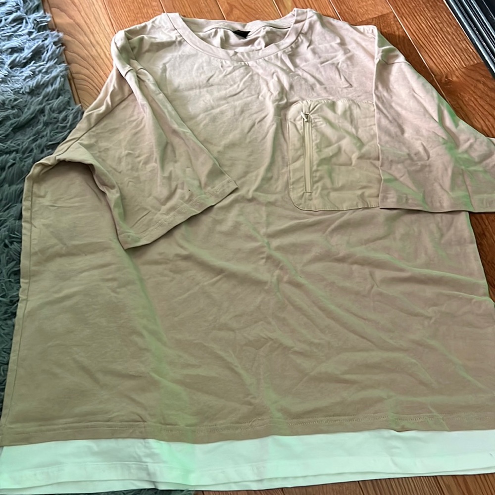 SHEIN T-Shirt w/ Zipper Pocket